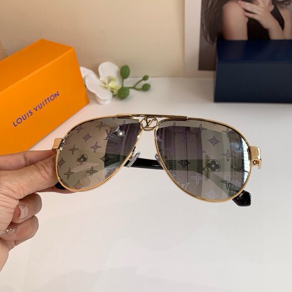 Louis Vuitton Aviator Sunglasses - Picture 6 of 8